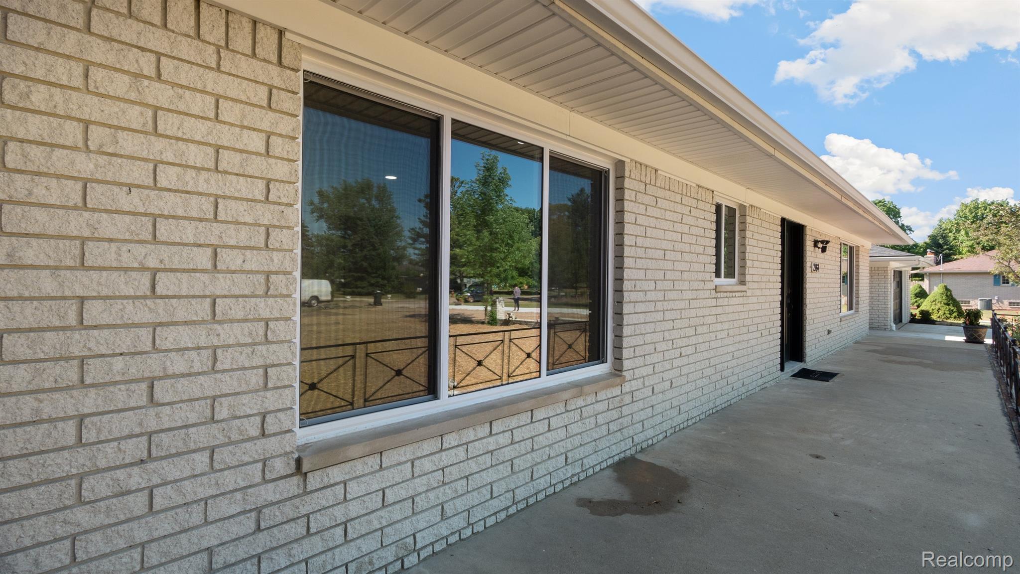 2164 East Hamlin Road Rochester, MI 48307 - Photo 29 of 34 Gallery Image 29