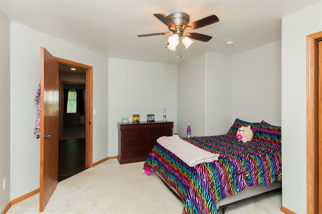 981 Cedar Crest Road Cedar Rapids, IA 52403 - Photo 17 of 26 Gallery Image 17