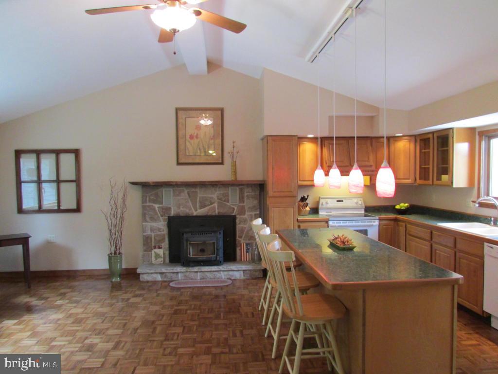 2741 Meadow View Road Manheim, PA 17545 - Photo 11 of 36