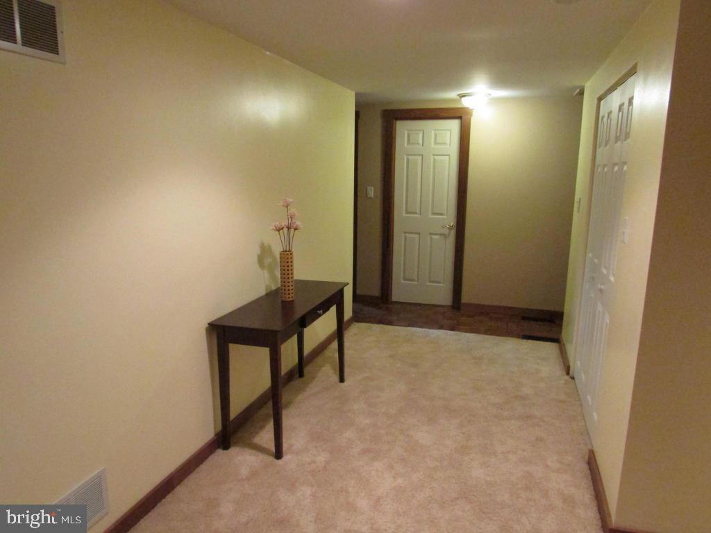 2741 Meadow View Road Manheim, PA 17545 - Photo 18 of 36