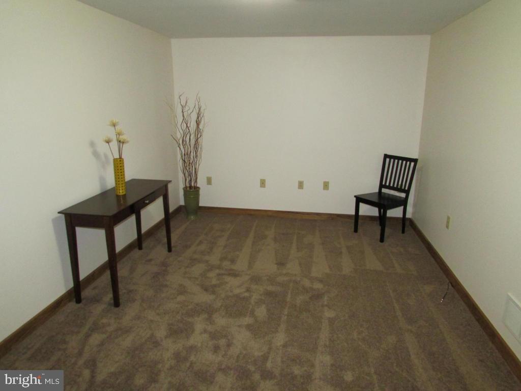 2741 Meadow View Road Manheim, PA 17545 - Photo 19 of 36