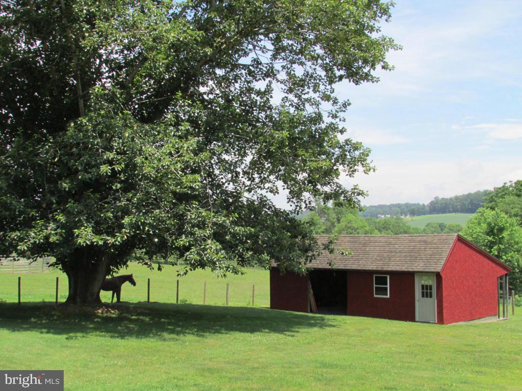 2741 Meadow View Road Manheim, PA 17545 - Photo 9 of 36