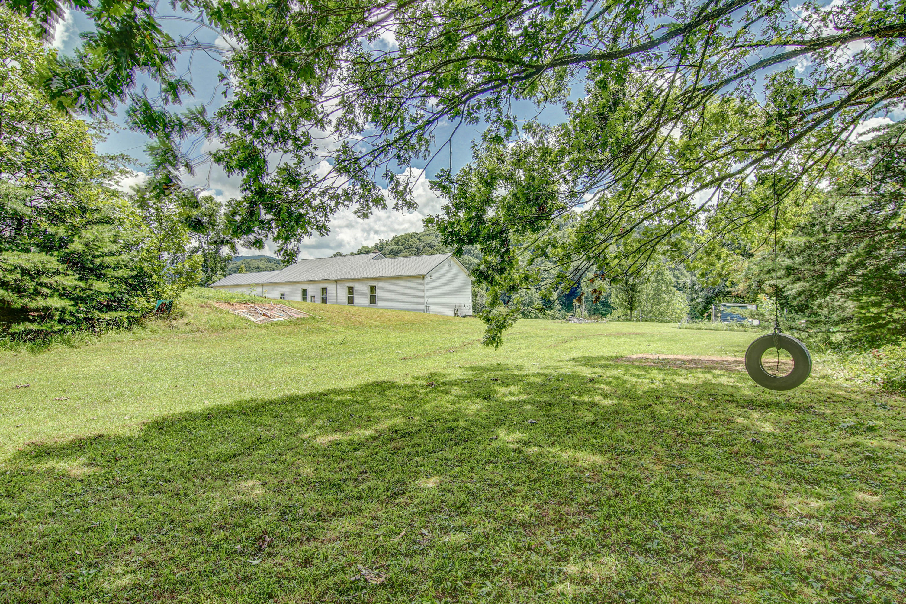 2447 Denton Valley Road Bristol, TN 37620 - Photo 8 of 60 LP1A2756_57_58_59_60