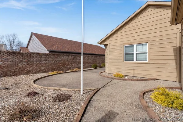 $334,900 | 107 Spaulding Drive, Scottsburg, IN 47170