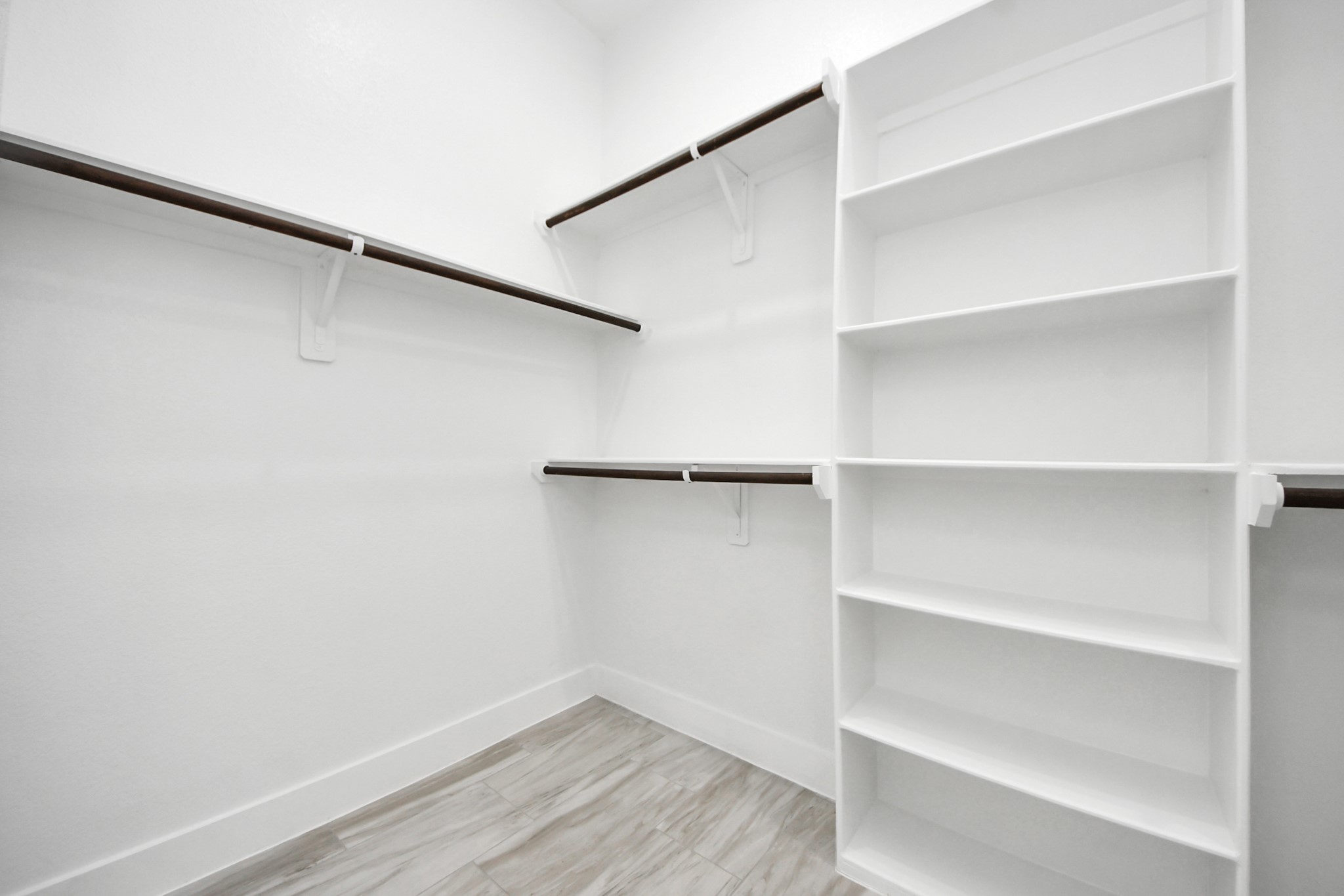 406 South Iowa Street La Porte, TX 77571 - Photo 32 of 49 a view of an empty walk in closet