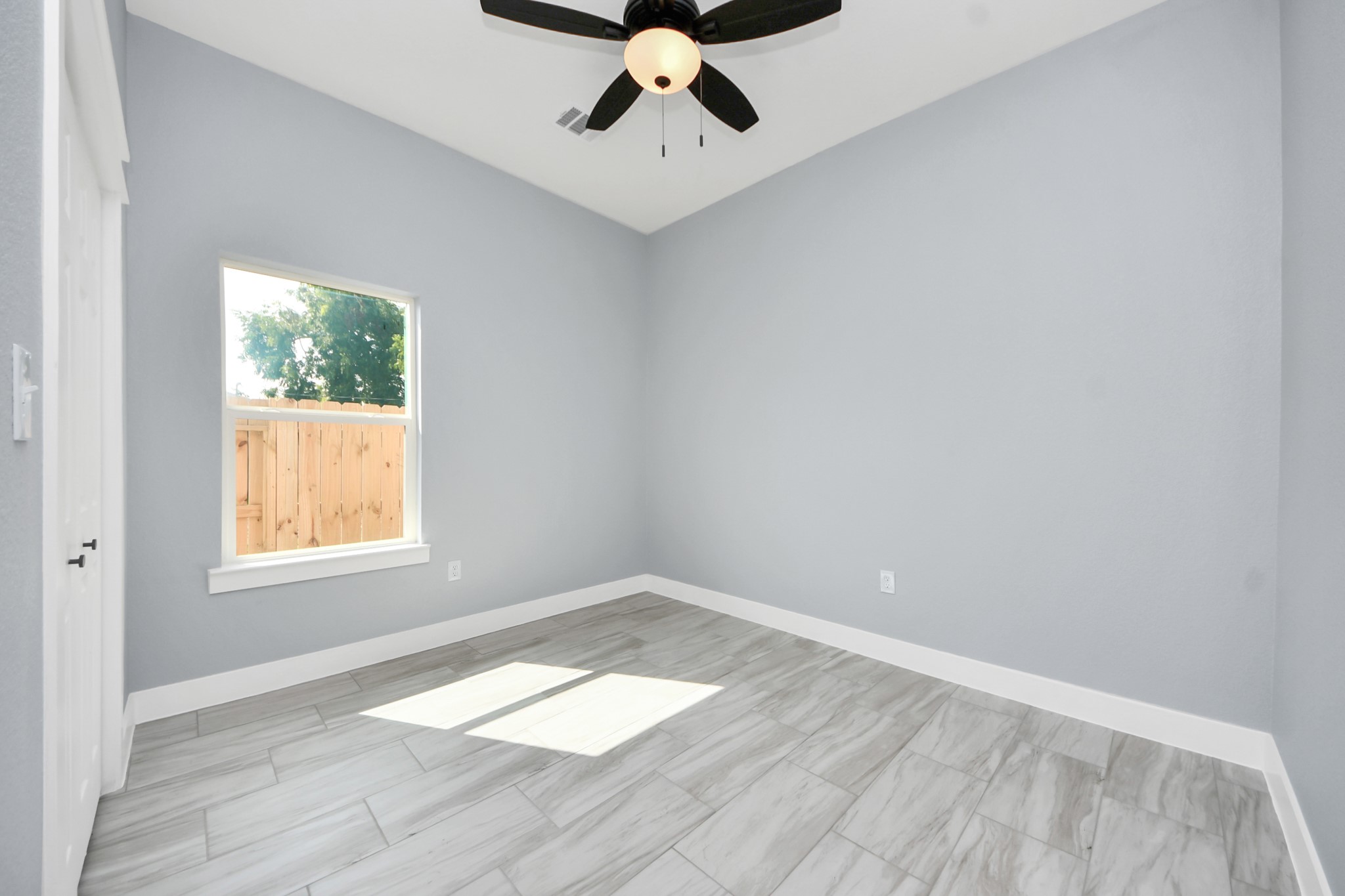 406 South Iowa Street La Porte, TX 77571 - Photo 34 of 49