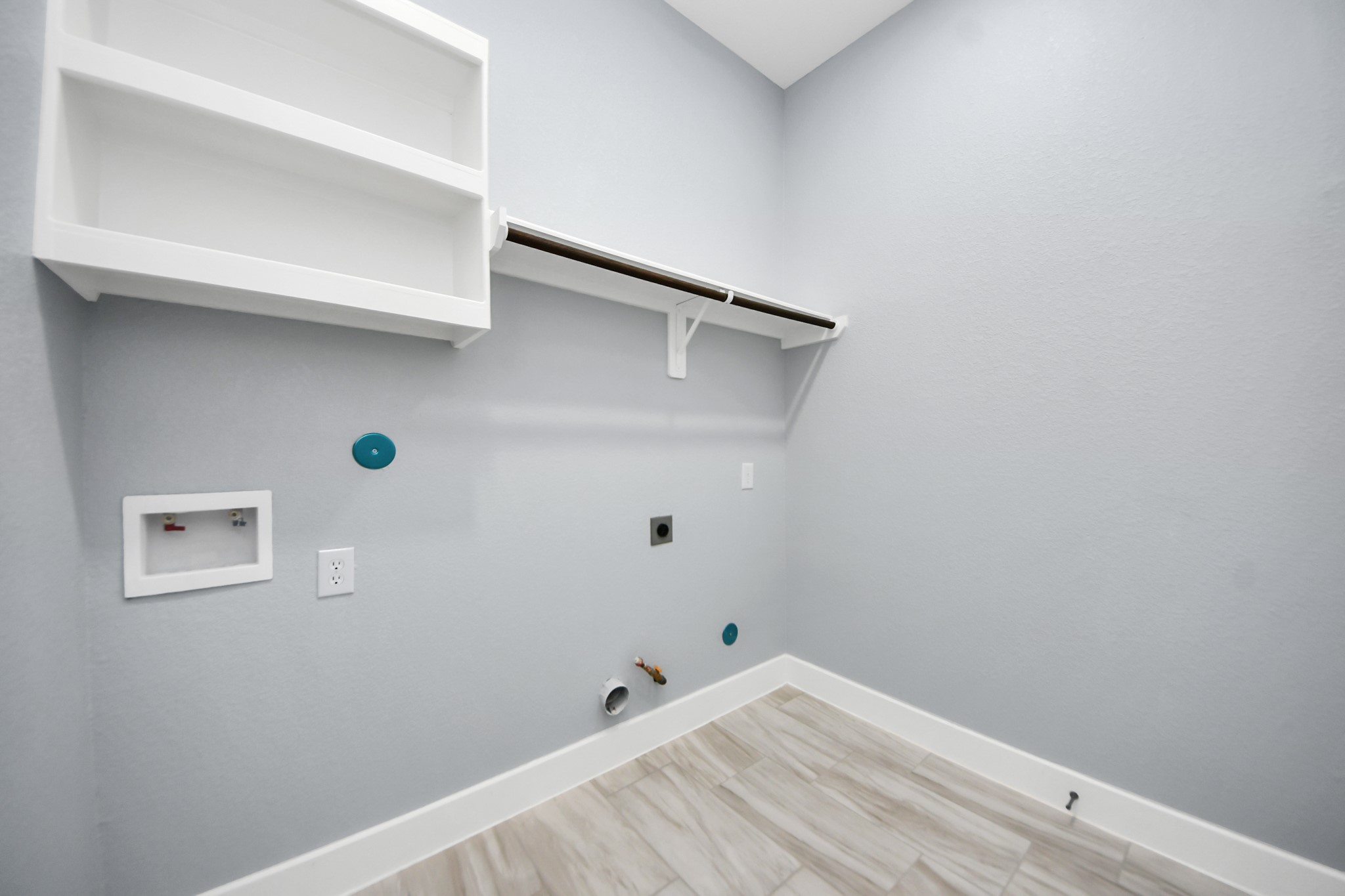 406 South Iowa Street La Porte, TX 77571 - Photo 39 of 49 a view of an empty room