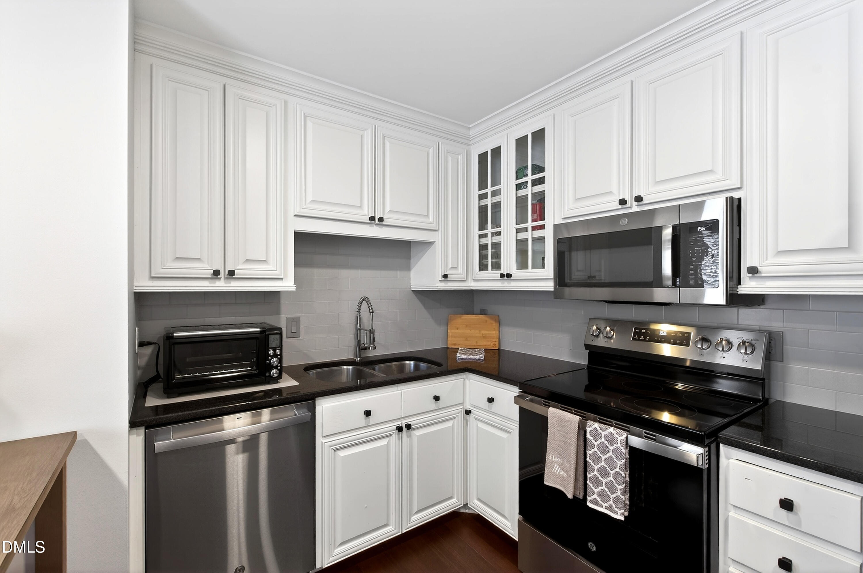 2204 Stafford Avenue, Unit 202 Raleigh, NC 27607 - Photo 10 of 34 Stafford (28)