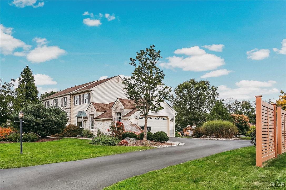 4216 Lakeside Drive Coplay, PA 18037 - Photo 2 of 36