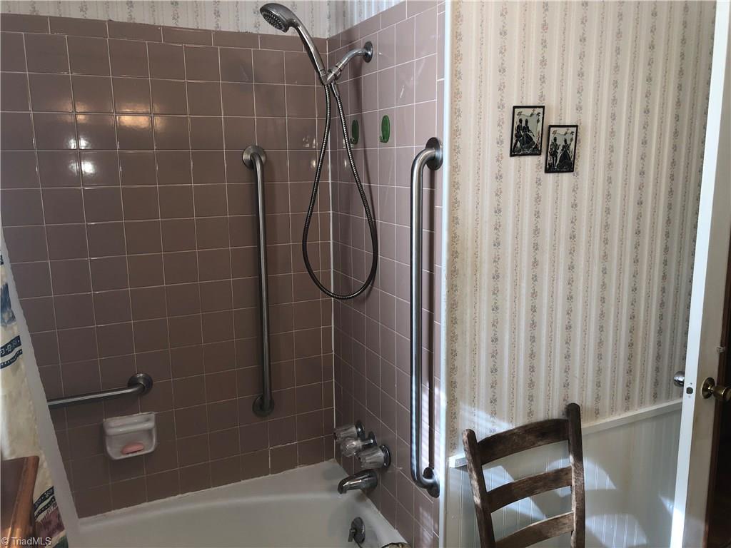 165 Carolina Road Mount Airy, NC 27030 - Photo 13 of 30 Gallery Image 13
