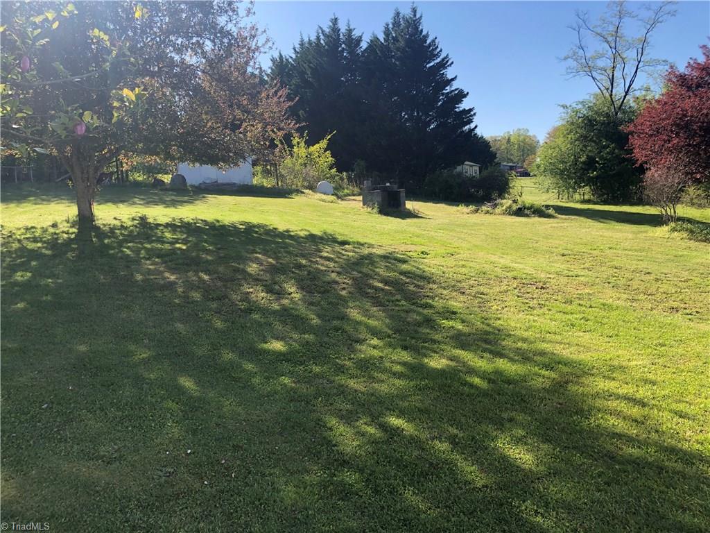165 Carolina Road Mount Airy, NC 27030 - Photo 7 of 30 Gallery Image 7