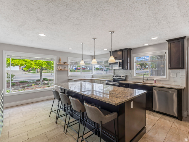 935 North 400 East Bountiful, UT 84010 - Photo 9 of 32