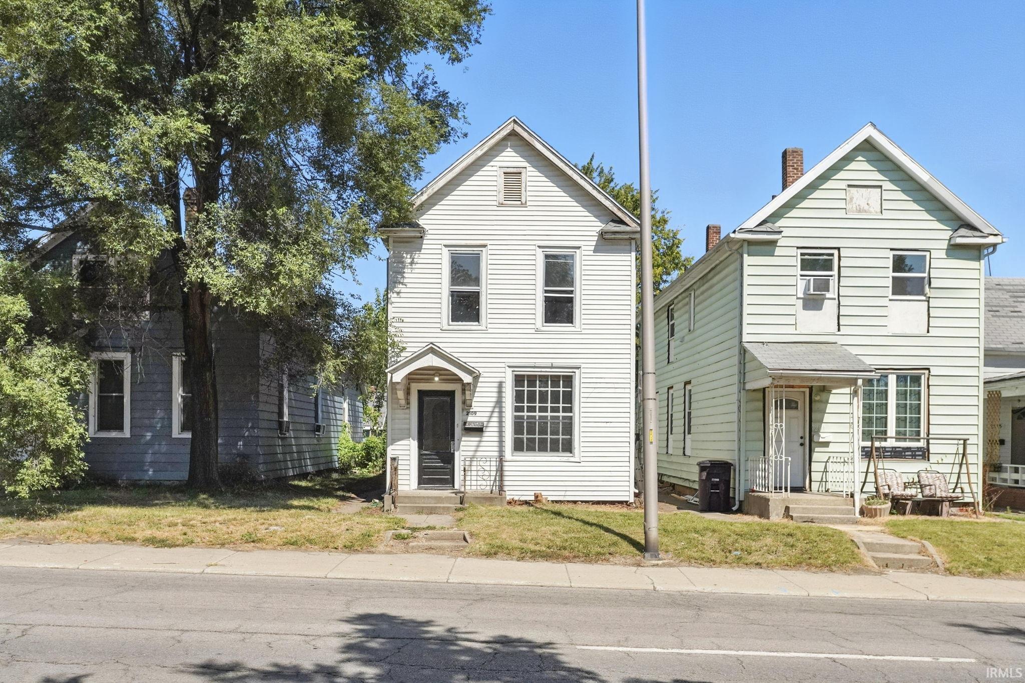2109 Maumee Avenue Fort Wayne, IN 46803 - Photo 3 of 23