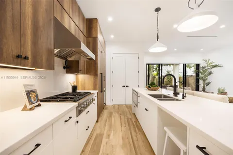 $2,500,000 | 3151 Hibiscus Street, Unit 3151, Miami, FL 33133