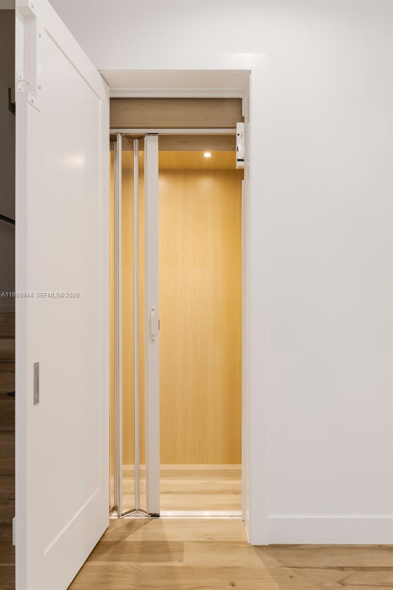 3151 Hibiscus Street, Unit 3151 Miami, FL 33133 - Photo 5 of 33 Elevator
