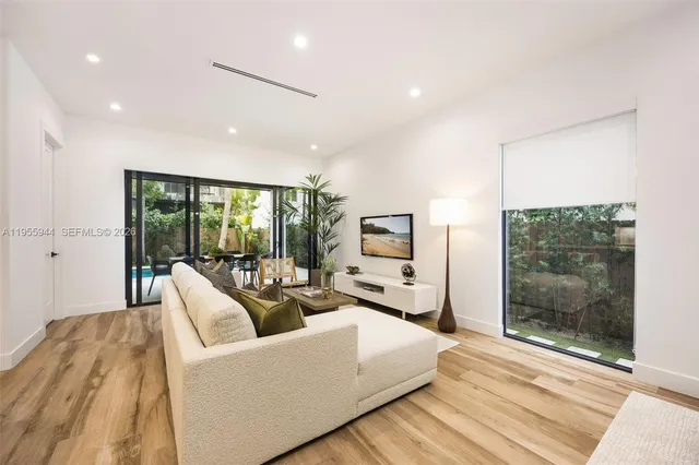 $2,500,000 | 3151 Hibiscus Street, Unit 3151, Miami, FL 33133