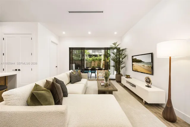 $2,500,000 | 3151 Hibiscus Street, Unit 3151, Miami, FL 33133