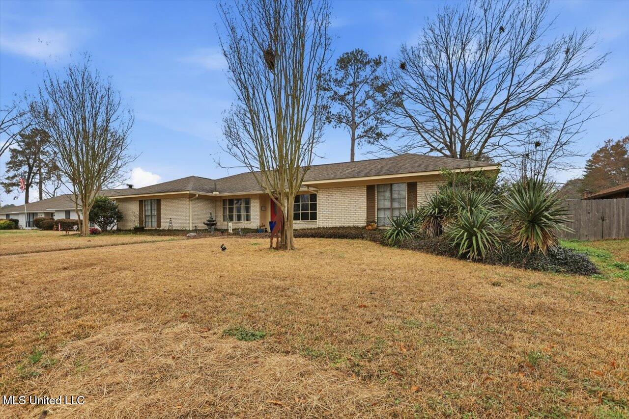 229 Greenfield Place Brandon, MS 39047 - Photo 2 of 38 Front view