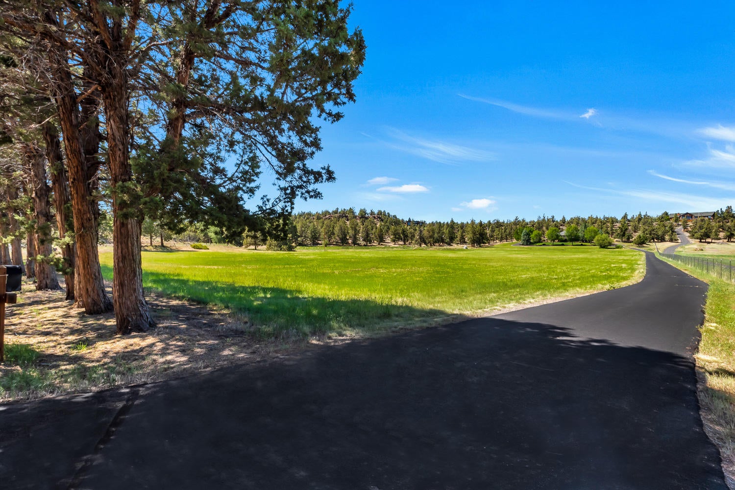 19310 Dayton Road Bend, OR 97703 - Photo 37 of 40 Driveway entrance from Dayton Road.