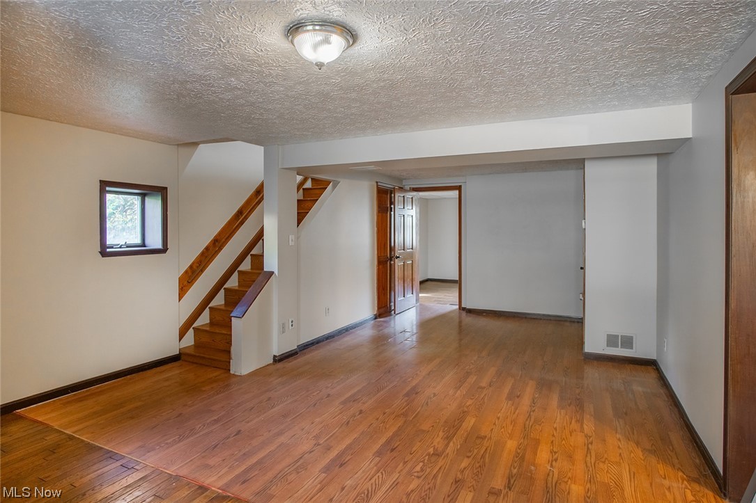 433 North Raccoon Road Youngstown, OH 44515 - Photo 5 of 29 Gallery Image 5