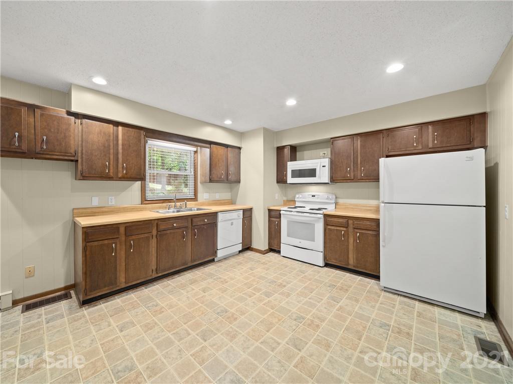 779 Bee Tree Road Swannanoa, NC 28778 - Photo 11 of 21 Gallery Image 11