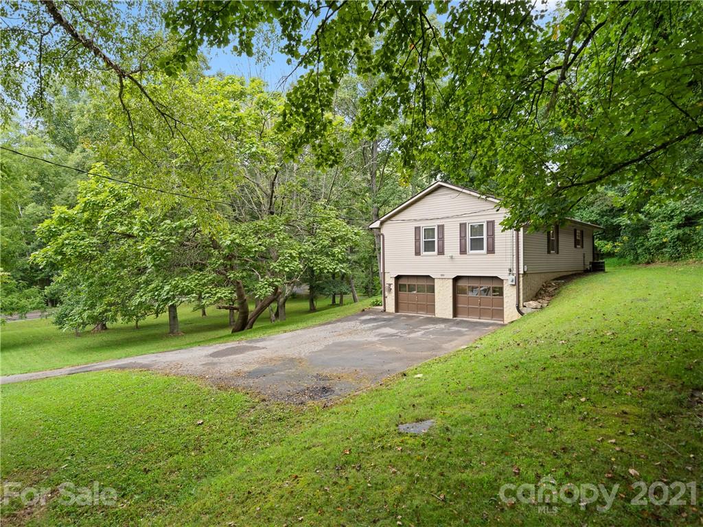 779 Bee Tree Road Swannanoa, NC 28778 - Photo 4 of 21 Gallery Image 4