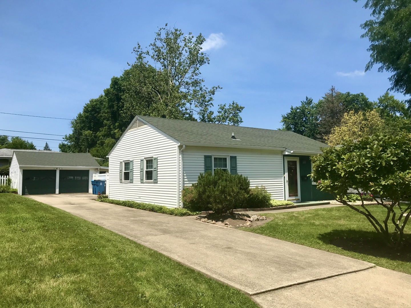 1714 Pike Street Peru, IL 61354 - Photo 2 of 26