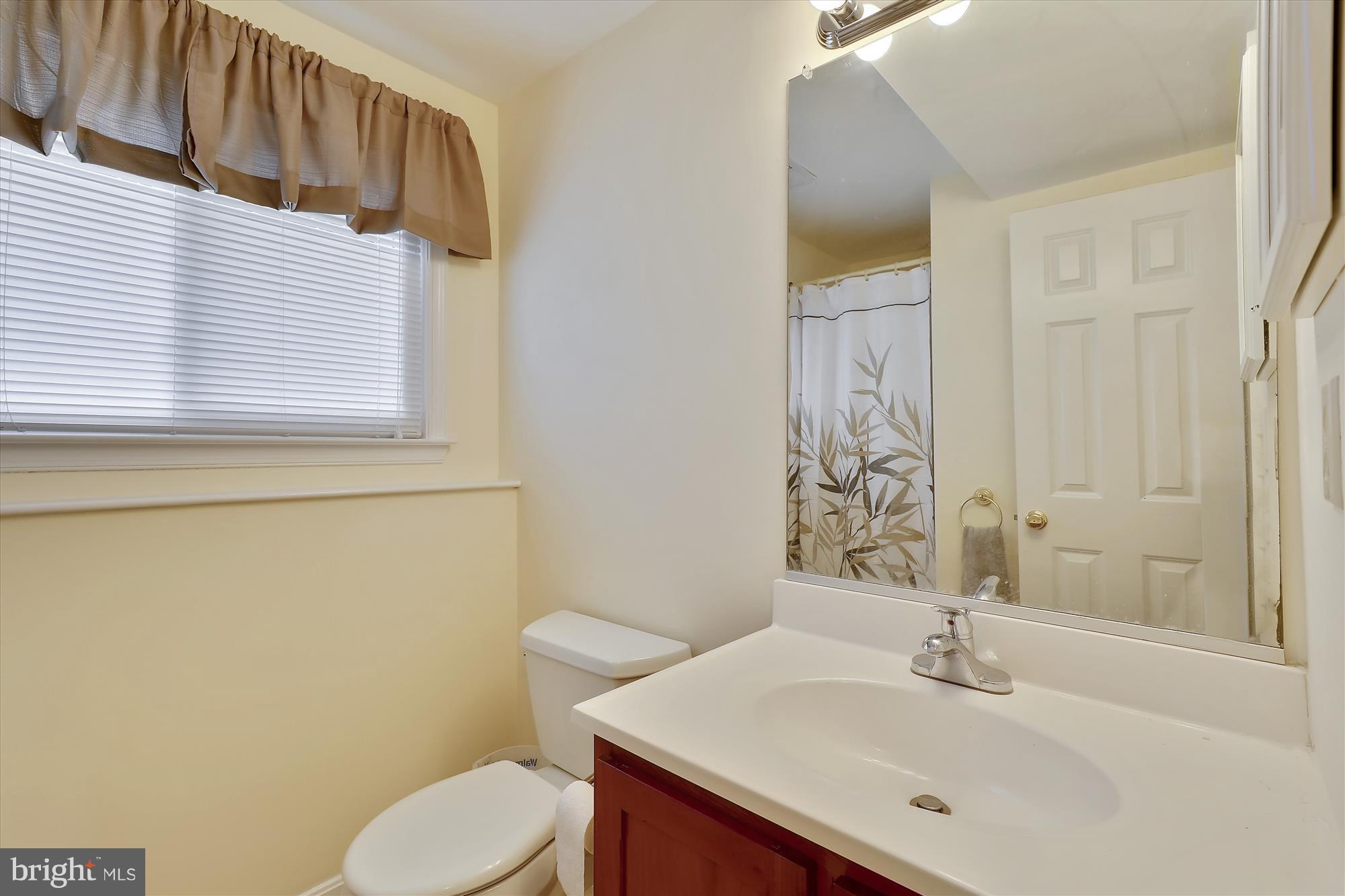 6 Manchester Road Pasadena, MD 21122 - Photo 17 of 30 Bath