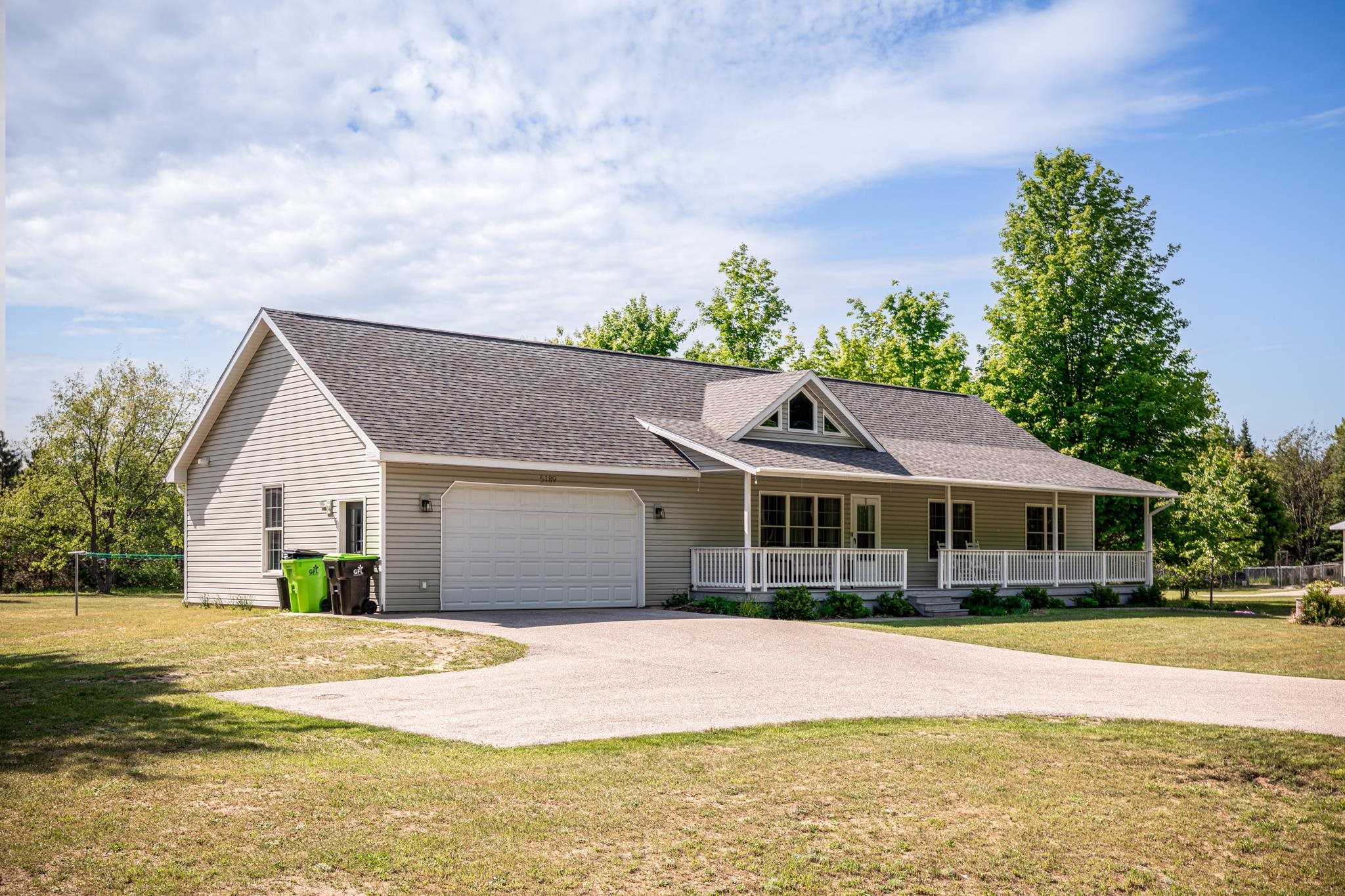 5189 Goodrick Road Traverse City, MI 49684 - Photo 2 of 60 1911628-1.JPG
