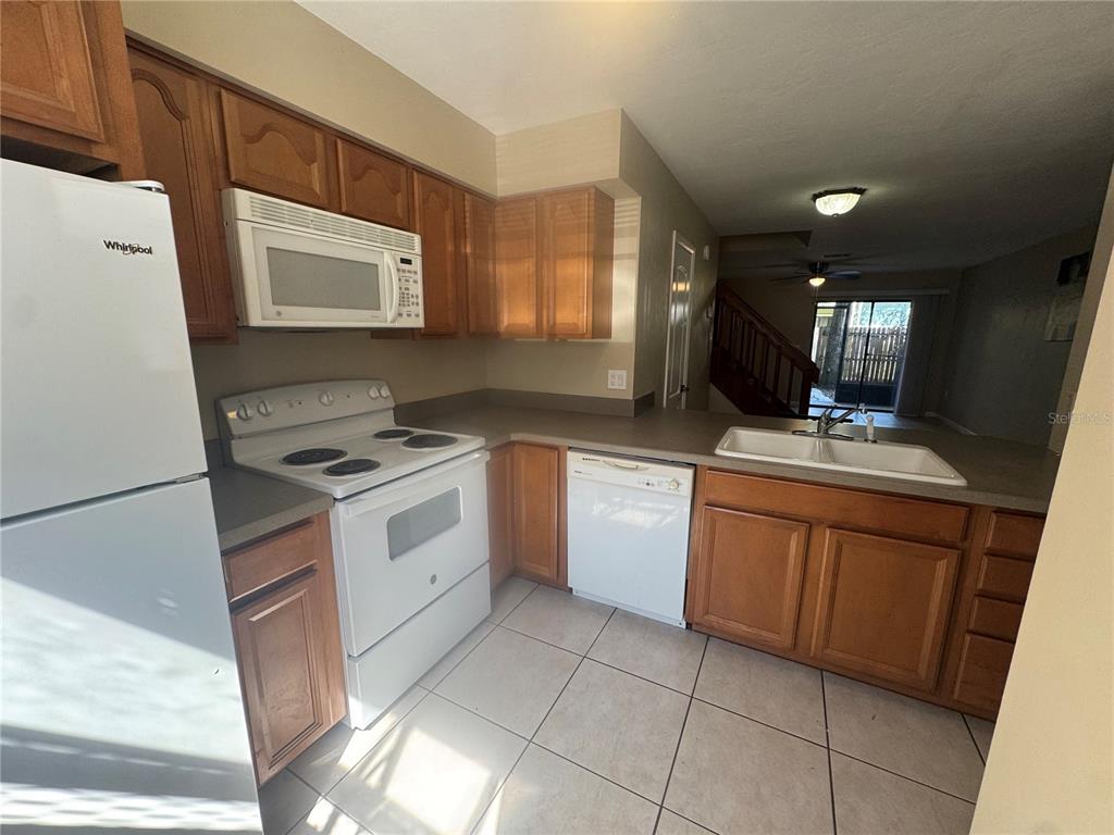 2202 Southwest 39 Drive Gainesville, FL 32607 - Photo 2 of 17
