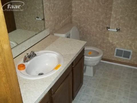 9261 Townley Road Fenton, MI 48430 - Photo 7 of 9 20217114-6.JPG