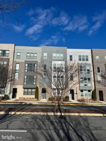 $2,999 | 13338 Arrowbrook Centre Drive, Unit 110, Herndon, VA 20171