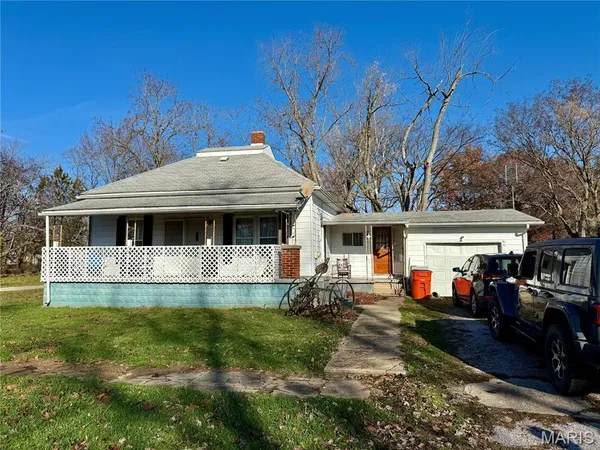 $50,000 | 109 West Willow Street, Sorento, IL 62086
