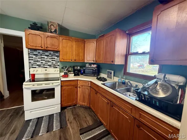 $50,000 | 109 West Willow Street, Sorento, IL 62086