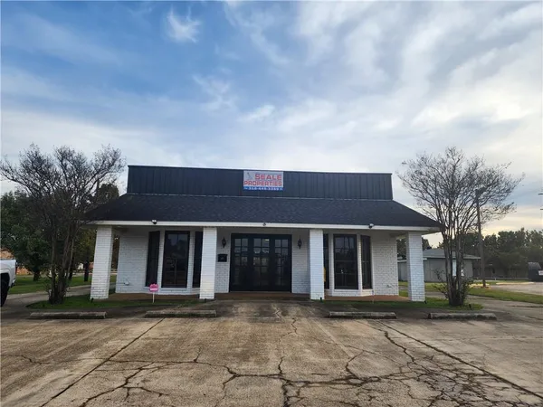 $645,000 | 1604 Metro Drive, Alexandria, LA 71301