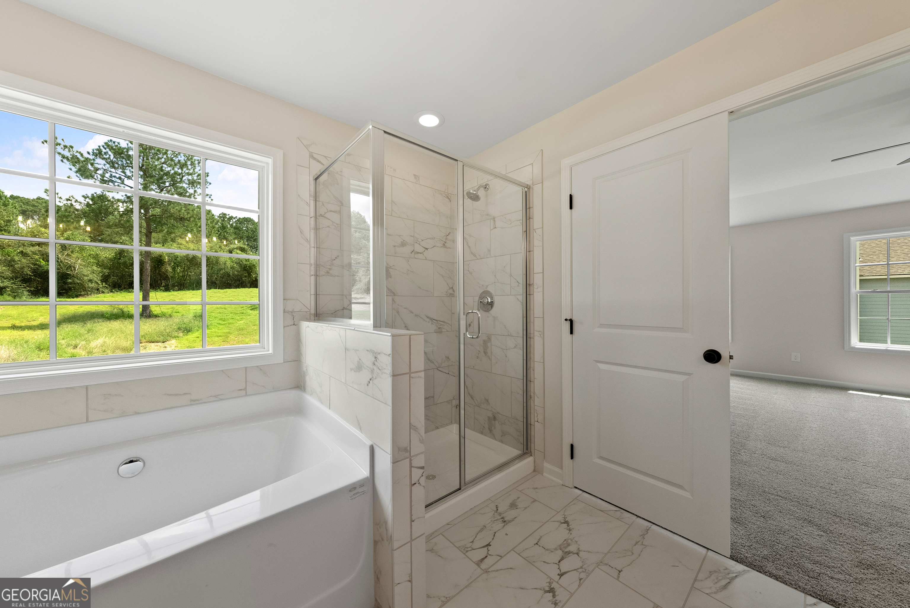 575 Bohannon Road, Unit 8 Grantville, GA 30220 - Photo 28 of 33 a bathroom with a shower and a bathtub