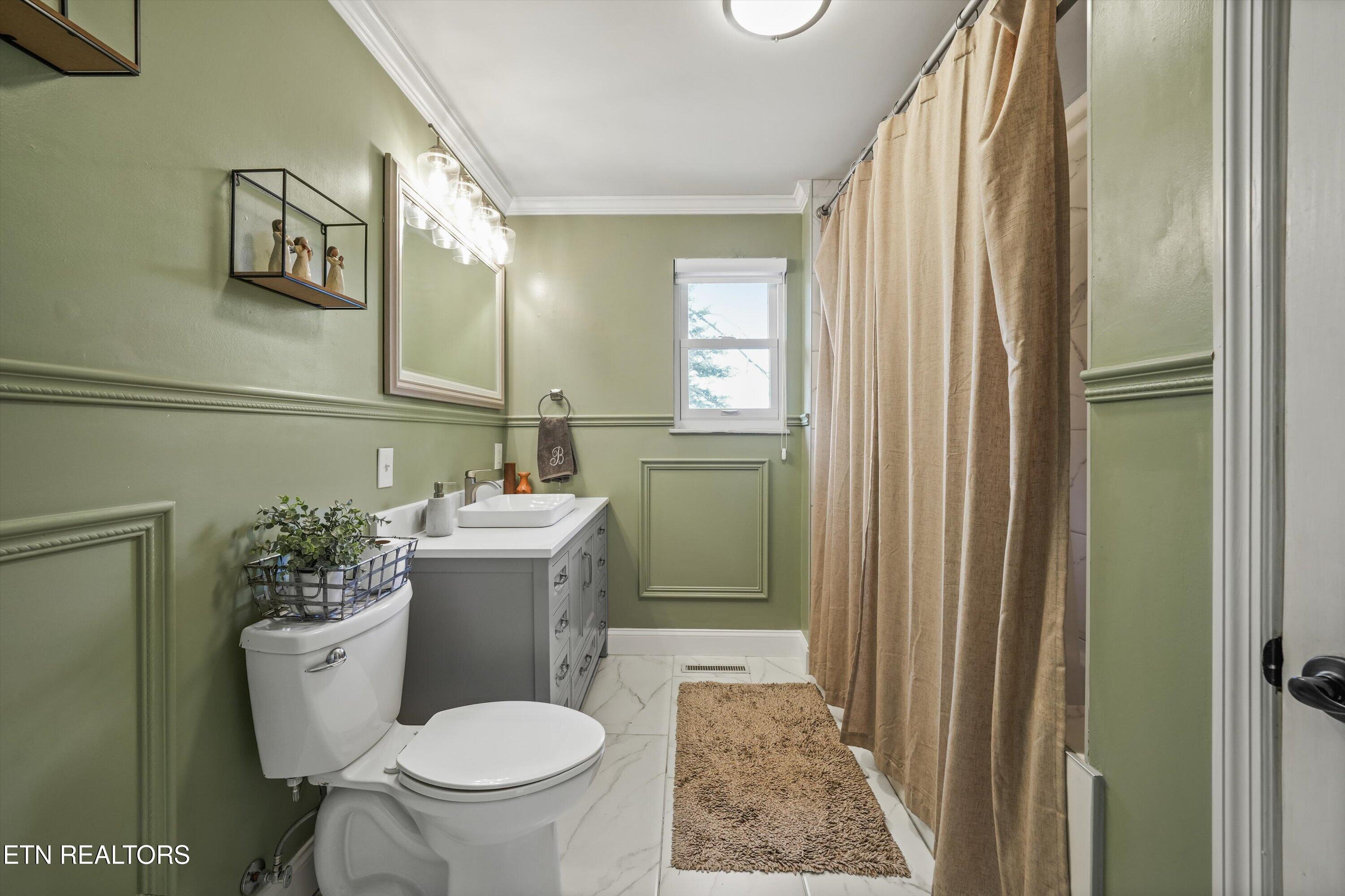 429 Old Glory Road Maryville, TN 37801 - Photo 24 of 57 Guest Bath on Main Level
