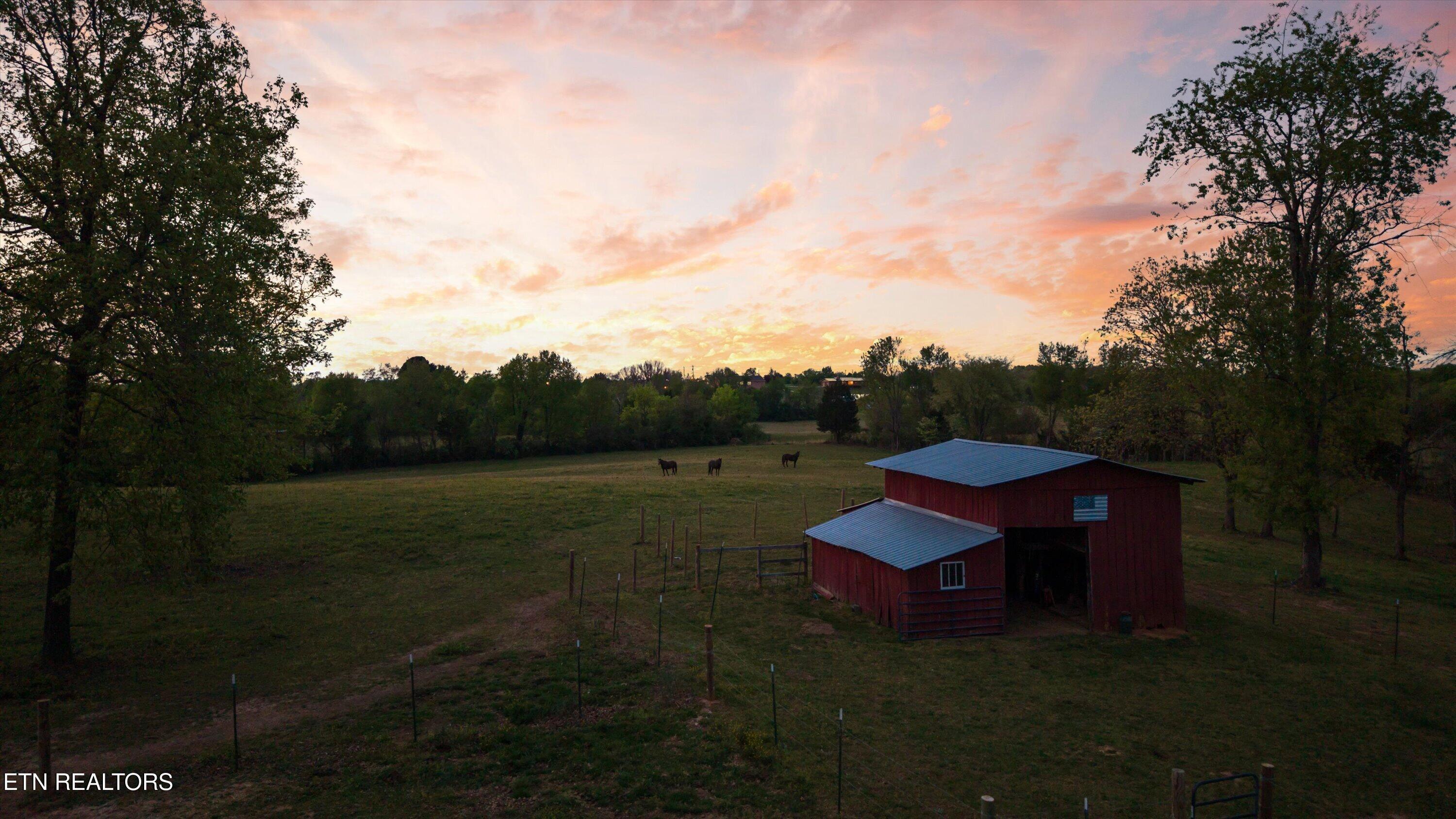 429 Old Glory Road Maryville, TN 37801 - Photo 5 of 57 Barn and pasture