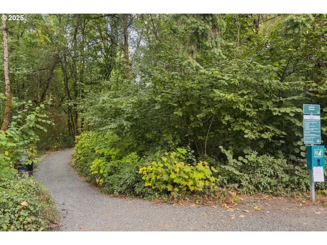 a picture of a room with a book shelf