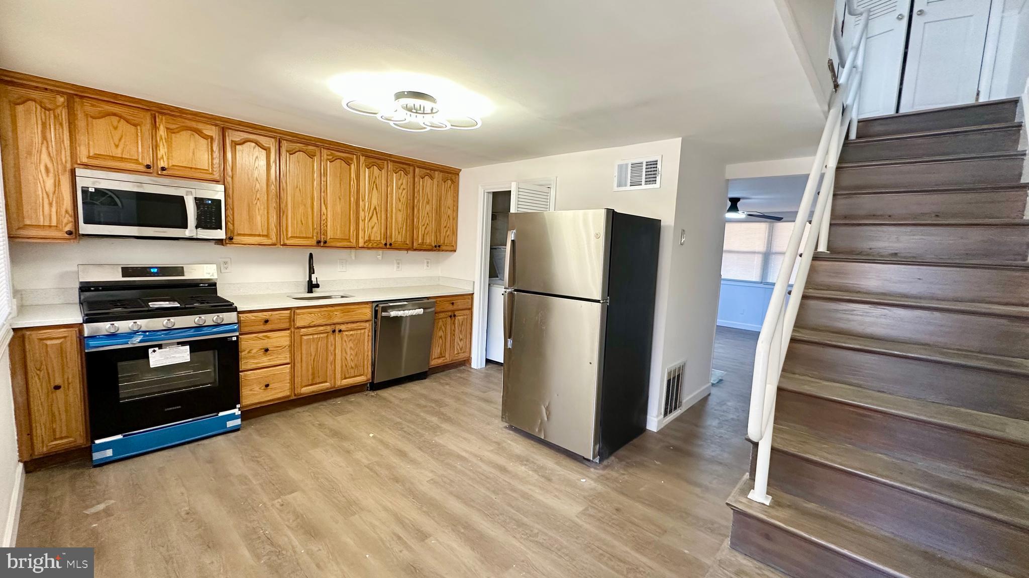 3111 Bero Road Baltimore, MD 21227 - Photo 4 of 17