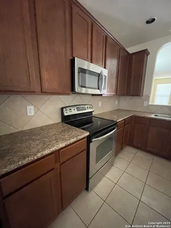 $1,875 | 11611 Wayward Daisy, San Antonio, TX 78245