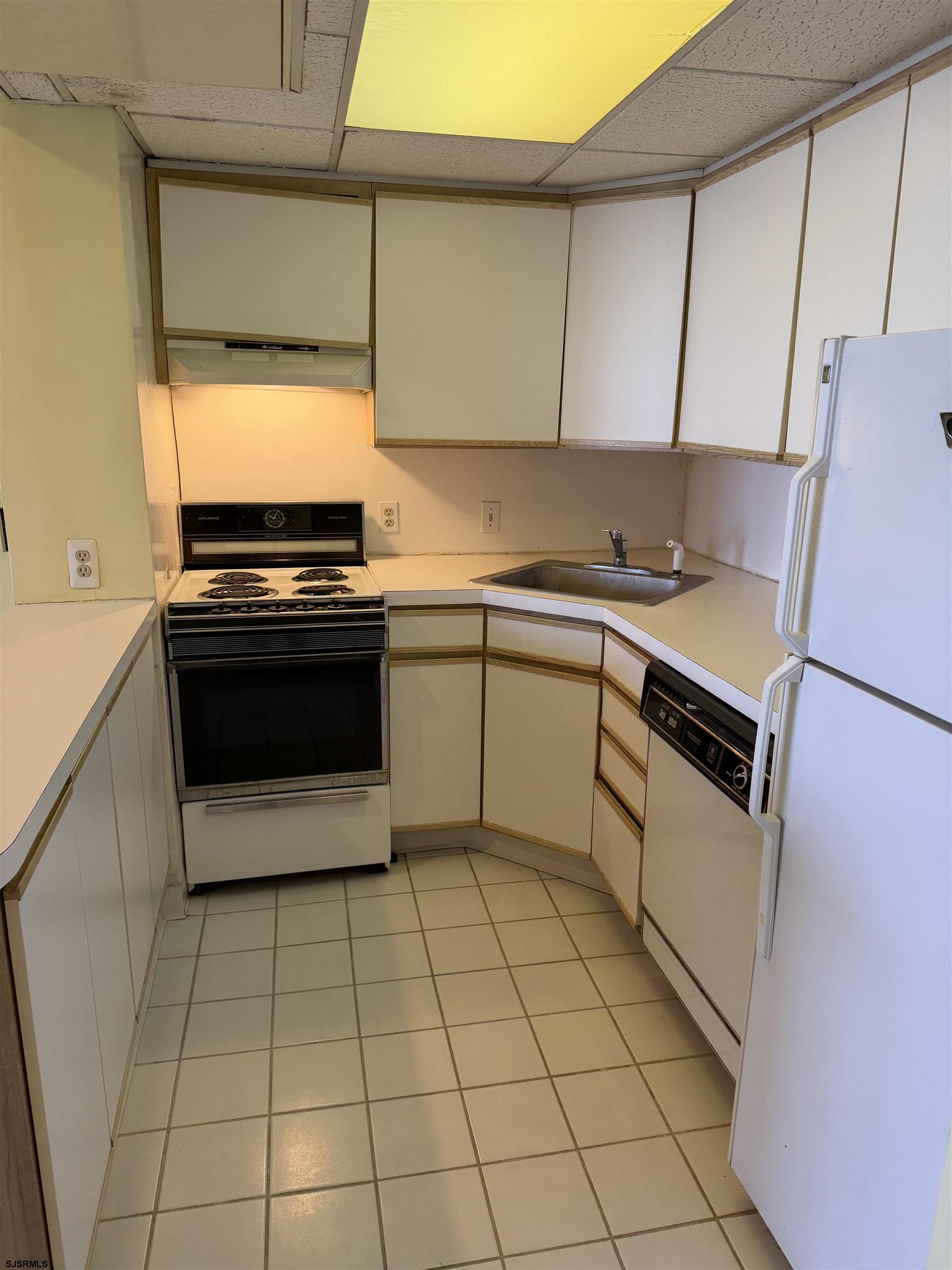 101 South Raleigh Avenue, Unit 515 Atlantic City, NJ 08401 - Photo 3 of 16