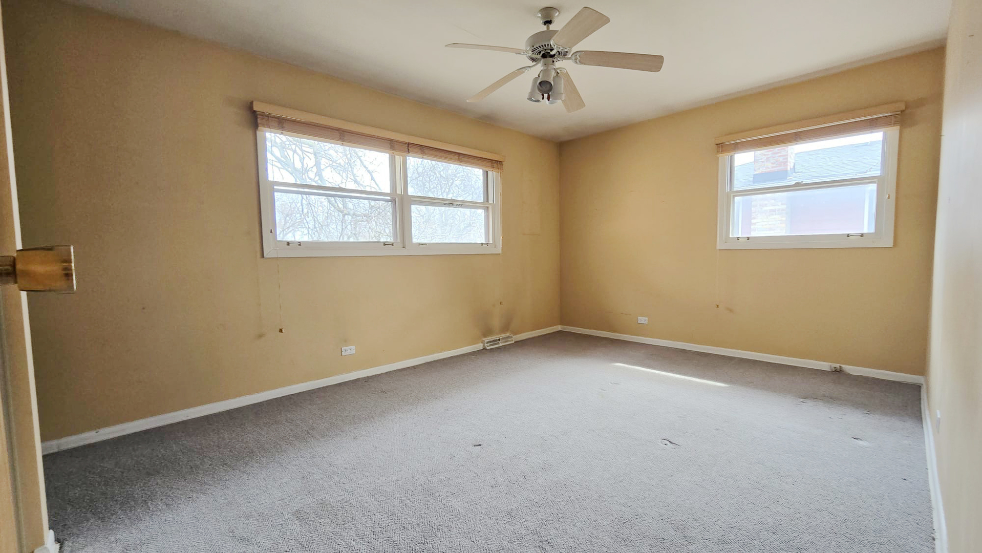 2736 Helen Drive Glenview, IL 60025 - Photo 26 of 47 a view of an empty room with a window