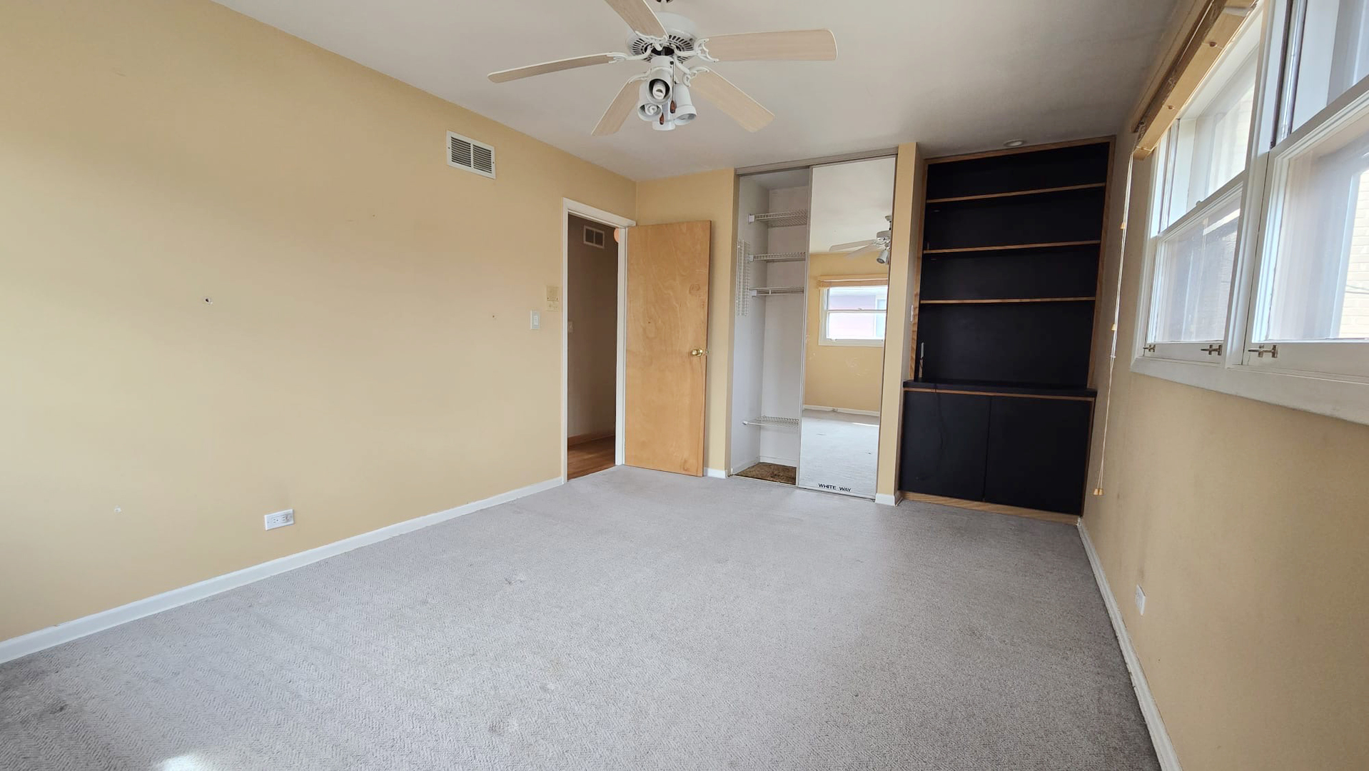 2736 Helen Drive Glenview, IL 60025 - Photo 31 of 47 a view of an empty room with a closet