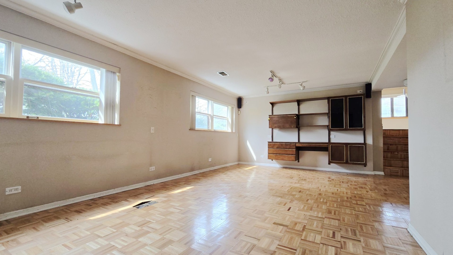 2736 Helen Drive Glenview, IL 60025 - Photo 47 of 47 a view of an empty room with a window