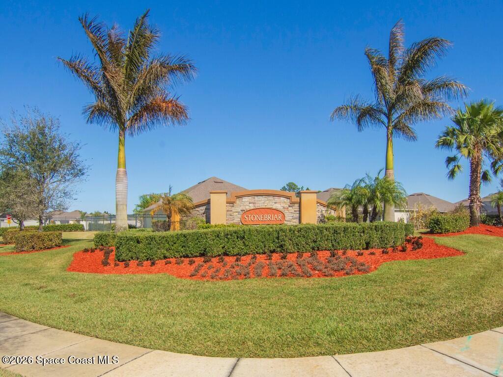 645 Old Country Rd S East Palm Bay, FL 32909 - Photo 29 of 42 a view of a garden with a small yard