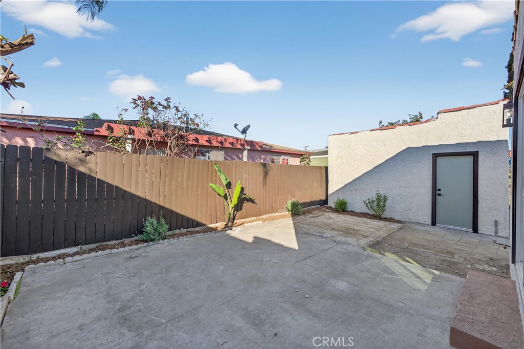 921 North Crane Avenue Compton, CA 90221 - Photo 13 of 17