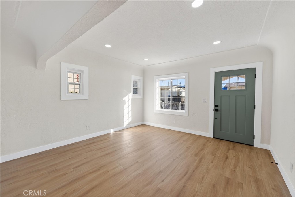 921 North Crane Avenue Compton, CA 90221 - Photo 2 of 17