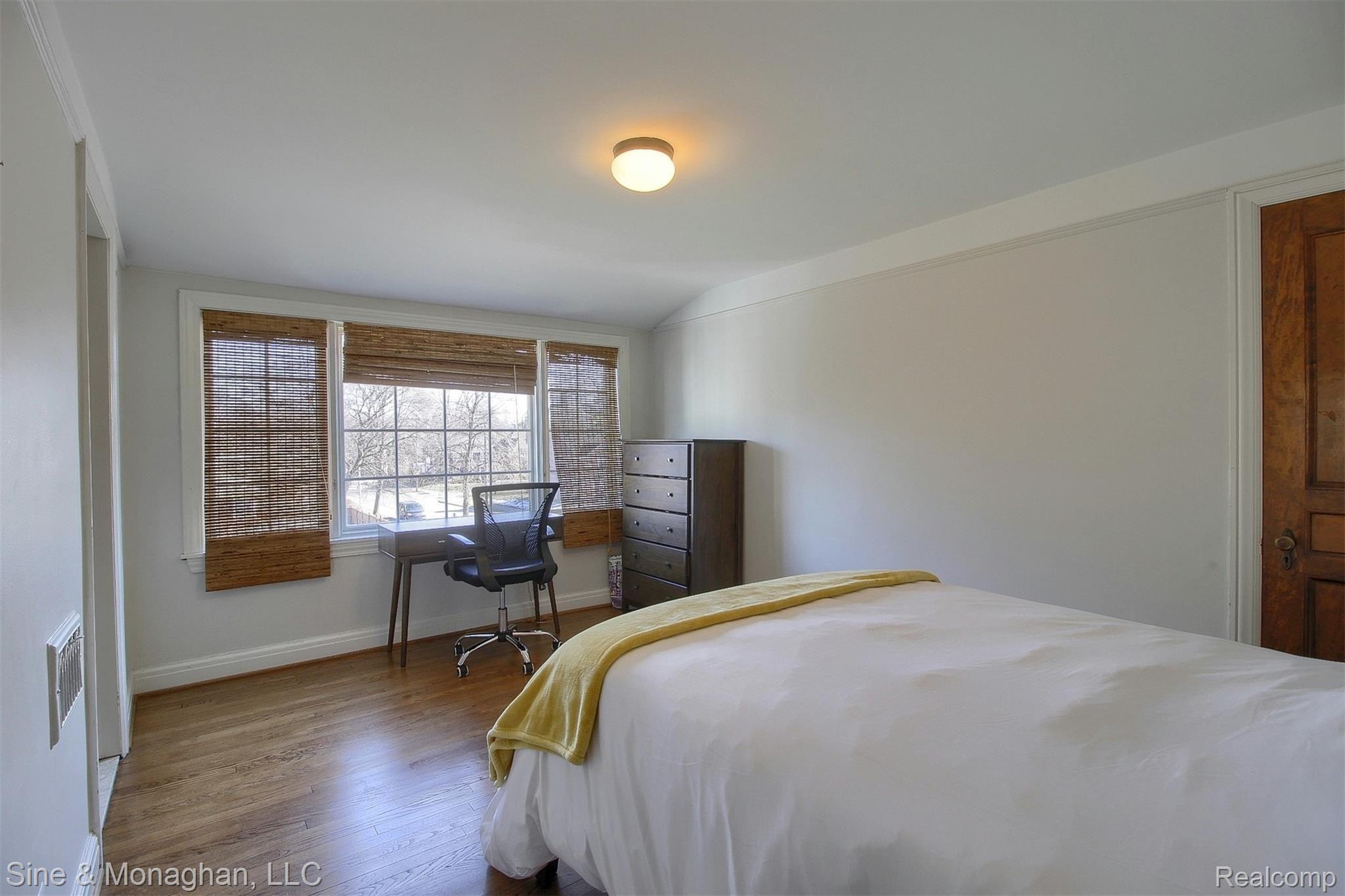 600 Lincoln Road Grosse Pointe, MI 48230 - Photo 21 of 37 22-5th Bedroom.jpg