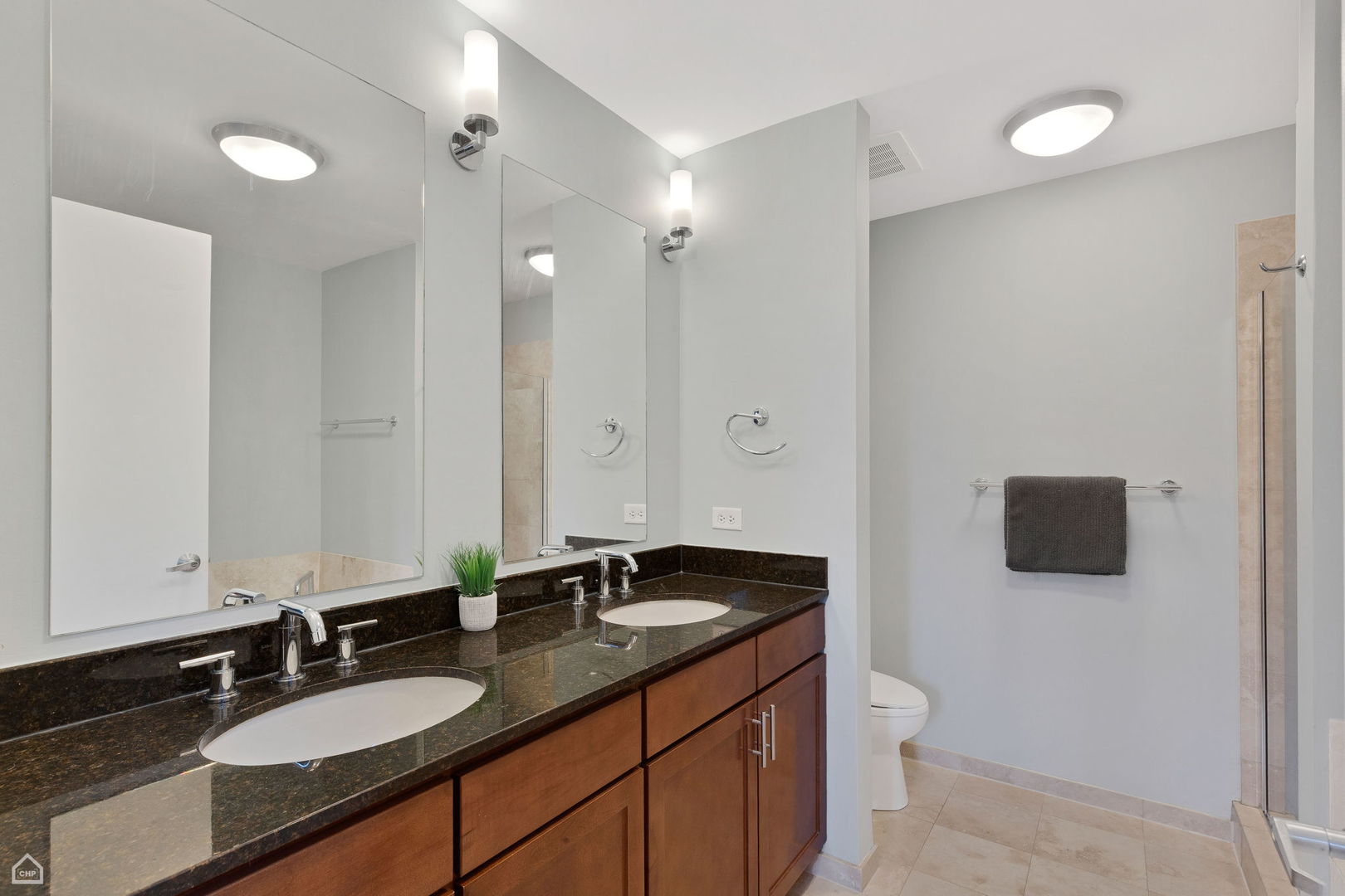 3920 North Sheridan Road, Unit 304 Chicago, IL 60613 - Photo 12 of 18 Gallery Image 12